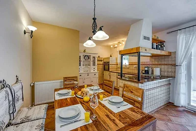 Villa mit Pool und Klimaanlage