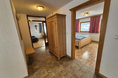 Ferienhaus mit Balkon und Garten