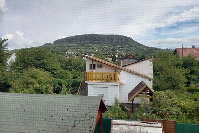 Ferienhaus mit Pool und Gartendusche