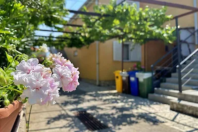 Charmante Unterkunft Mara mit grossem Balkon 