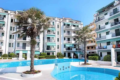 Ferienwohnung direkt am Strand mit Pool