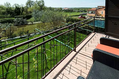 Villa mit Swimmingpool und Grill