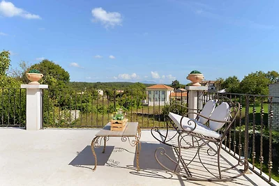 Ferienhaus mit Swimmingpool und Klimanlage