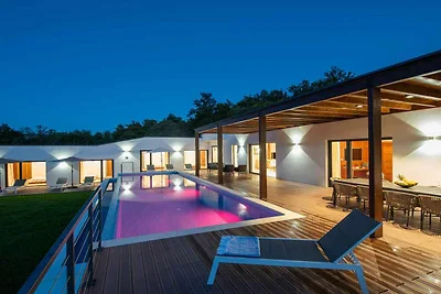 Villa mit beheiztem Pool