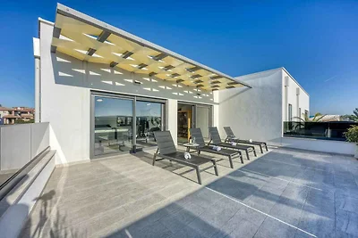 Villa mit Aussenpool