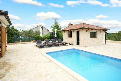 Ferienhaus mit Aussenpool