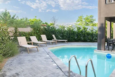 Villa mit Klimaanlage und Pool