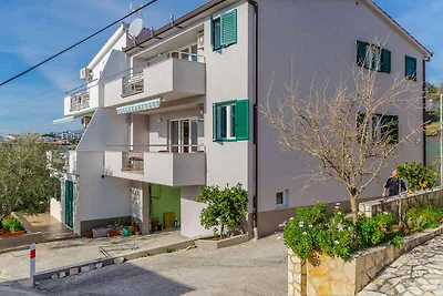 Gemütliche Ferienwohnung Modric mit Meerblick