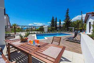 Ferienwohnung mit Pool und WLAN