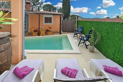 Ferienwohnung mit Pool und Klimaanlage