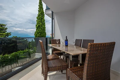 Ferienwohnung mit Meerblick und Pool