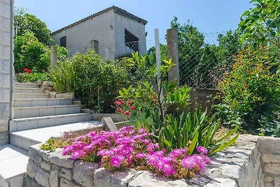 Ferienwohnung mit Terrasse und Grill
