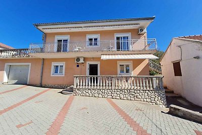 Ferienwohnung Mit Klimaanlage und Terrasse