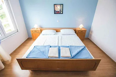 Modernes Apartment mit zwei Schlafzimmern Lid