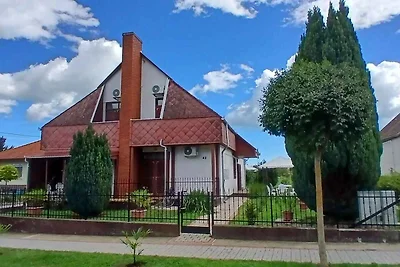 Ferienhaus mit Terassen und Klimaanlagen