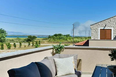 Schöne Villa mit privatem beheiztem Pool, Sau