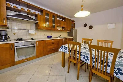 Apartment mit zwei Schlafzimmern und grosser 