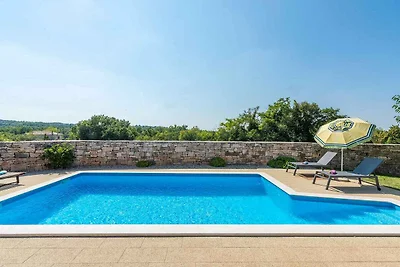 Villa mit Aussenpool