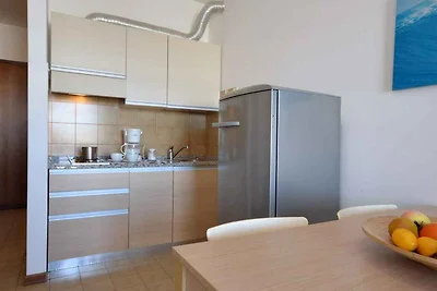 Studio mit Klimaanlage und Balkon