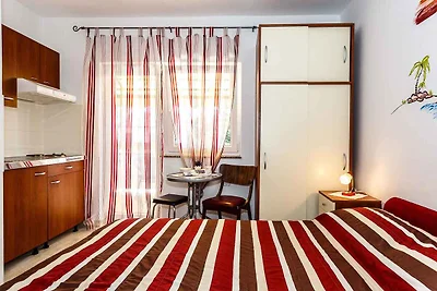 Studio mit Balkon und Klimaanlage