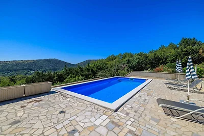 Ferienwohnung mit Pool und Klimaanlage