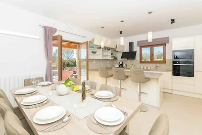 Villa mit Klimaanlage und Pool