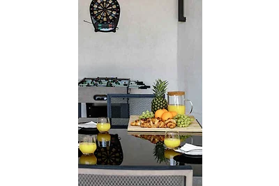 Villa mit Swimmingpool und Grillplatz