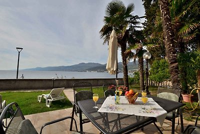 Ferienwohnung mit Terrasse und Grill, am Meer