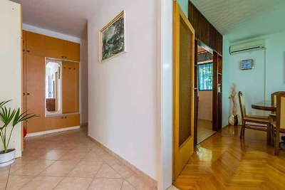 Ferienwohnung mit Balkon und Klimaanlage