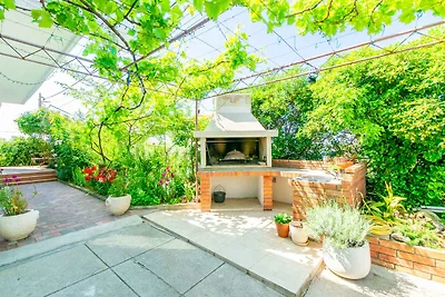 Ferienwohnung mit Terrasse und Grill