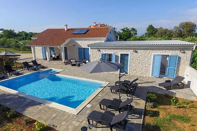 Ferienwohnung mit Klimaanlage, Pool und