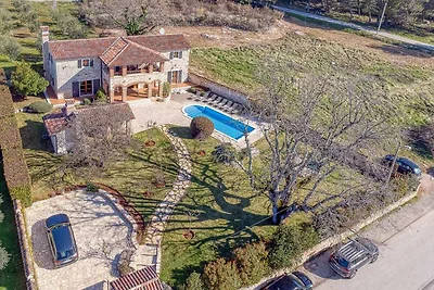 Villa mit Klimaanlage und Pool
