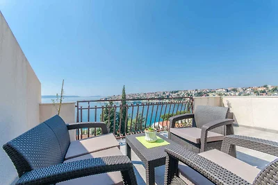 Holiday flat family holiday Okrug Gornji