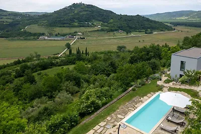 Villa mit Klimaanlage und Pool