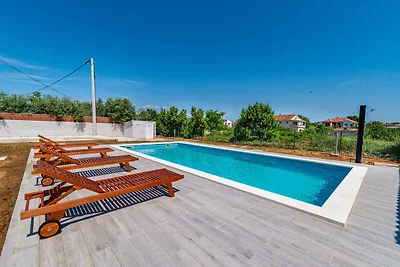 Ferienwohnung mit Balkon und Pool
