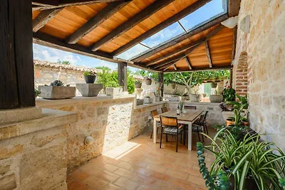 Ferienwohnung mit Pool und Klimaanlage