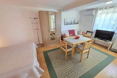 Ferienwohnung mit Terrasse und Klimaanlage