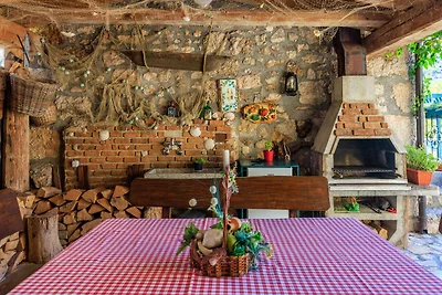 Ferienhaus mit Pool und Klimaanlage