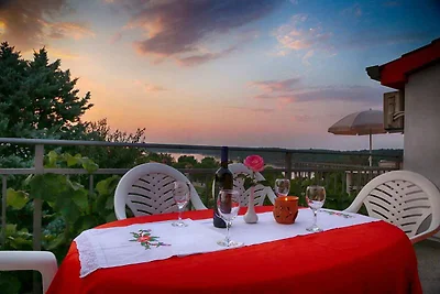 Ferienwohnung mit Terrasse, Meerblick und