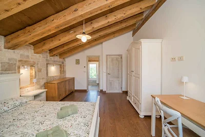 Villa mit Swimmingpool in ruhiger Umgebung