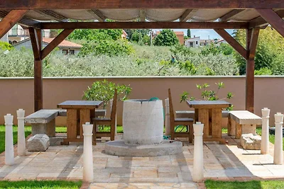 Ferienwohnung mit Pool und Grill