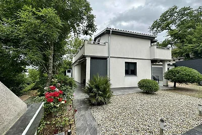 Villa mit Pool und Grill