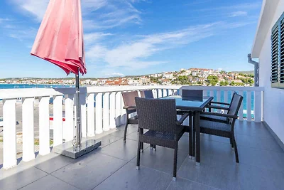 Ferienwohnung am Meer mit Terrasse