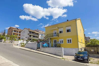 Ferienwohnung mit Klimaanlage und Balkon
