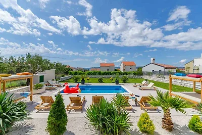 Ferienwohnung mit Pool und Klimaanlage