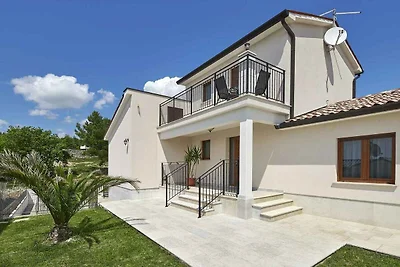 Villa mit Klimaanlage und Pool