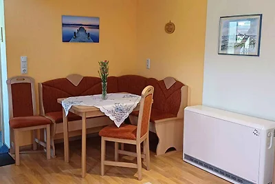 Ferienhaus mit Kinderschaukel und