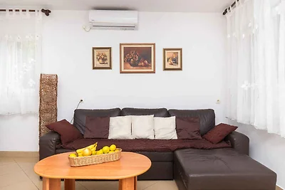 Ferienwohnung Sara in Rogoznica mit Gartenbli