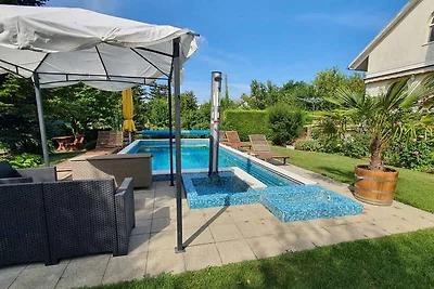 Ferienwohnung mit Pool und Internet