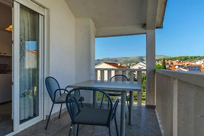 Komfortable Ferienwohnung Jadran mit Balkon u